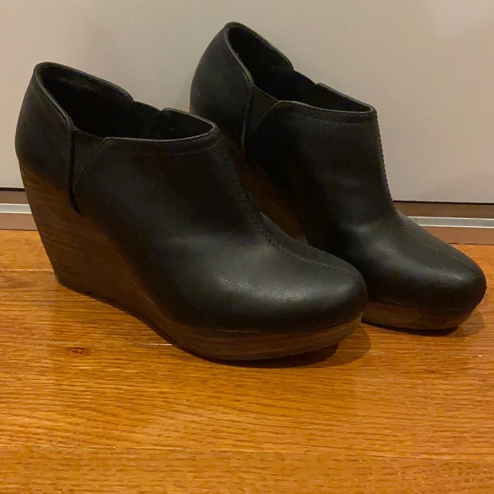 Dr. Scholl’s Harlow Wedge Bootie
